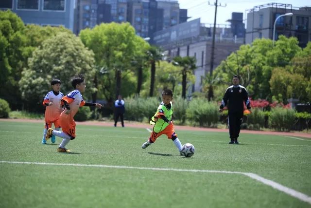 世界杯-拉林连场破门戴维2球 加拿大暂3-0十人卡塔尔